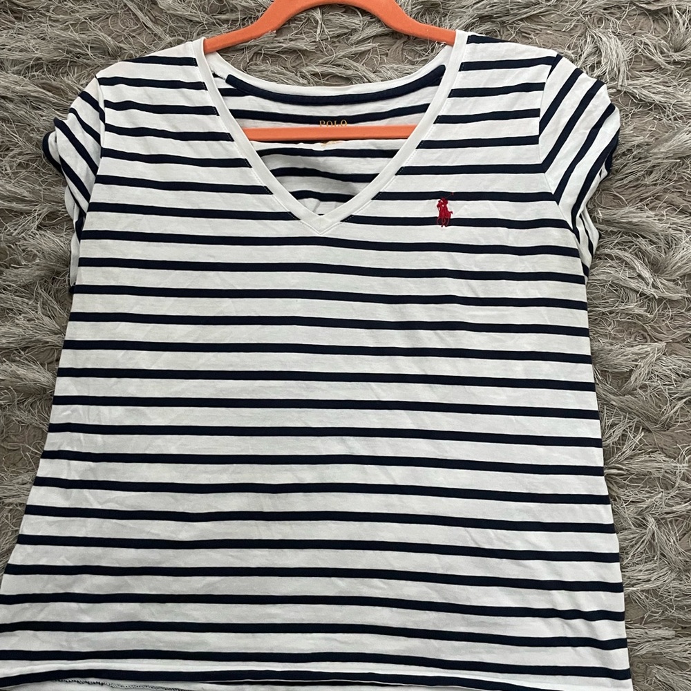 V- neck short sleeve